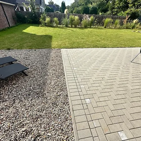 Wohntraeume Grosse Dhh Aus 2024 - 160 M2- Bis 7 Personen - 2 Baeder - Sehr Ruhig - Nahe Zentrum * Neumünster