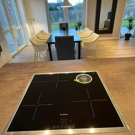 Vakantiehuis Wohntraeume Grosse Dhh Aus 2024 - 160 M2- Bis 7 Personen - 2 Baeder - Sehr Ruhig - Nahe Zentrum Neumünster