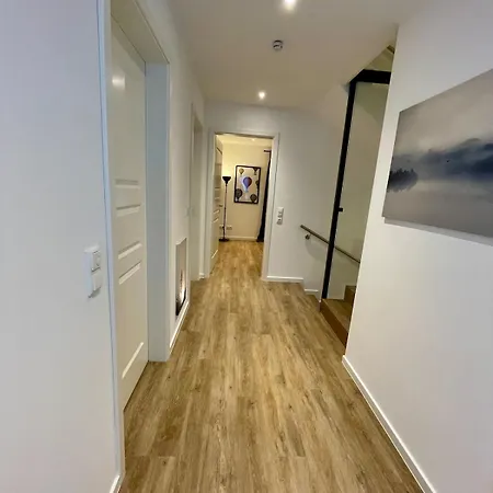 Wohntraeume Grosse Dhh Aus 2024 - 160 M2- Bis 7 Personen - 2 Baeder - Sehr Ruhig - Nahe Zentrum