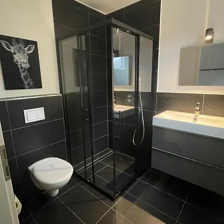 Wohntraeume Grosse Dhh Aus 2024 - 160 M2- Bis 7 Personen - 2 Baeder - Sehr Ruhig - Nahe Zentrum Vakantiehuis Neumünster