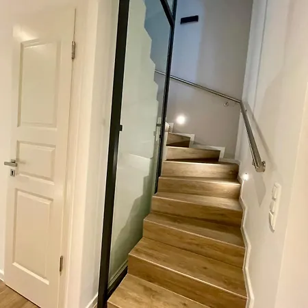 Wohntraeume Grosse Dhh Aus 2024 - 160 M2- Bis 7 Personen - 2 Baeder - Sehr Ruhig - Nahe Zentrum Vakantiehuis *