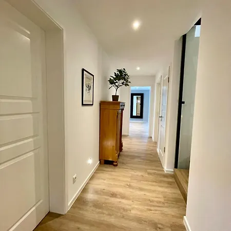 Wohntraeume Grosse Dhh Aus 2024 - 160 M2- Bis 7 Personen - 2 Baeder - Sehr Ruhig - Nahe Zentrum * Neumünster